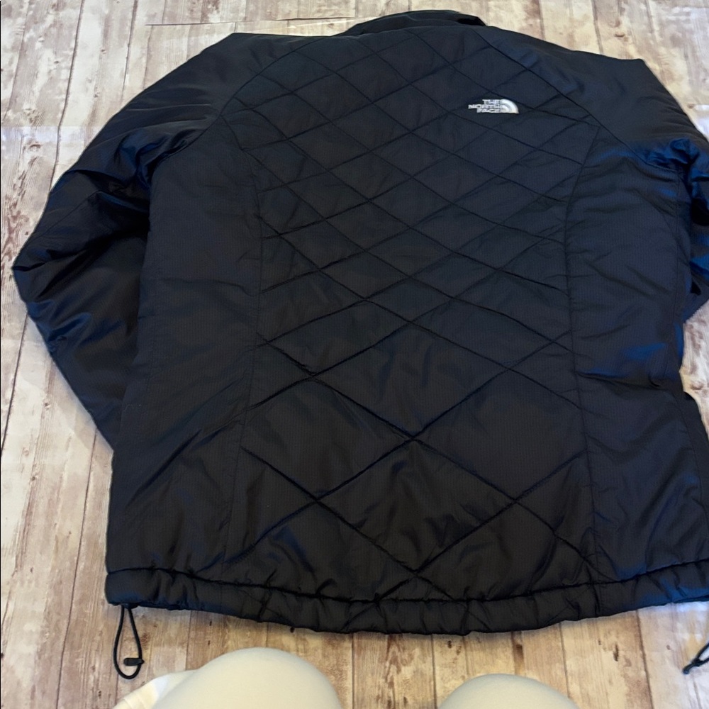 The North Face Black Quilted Jacket - Picture 10 of 13